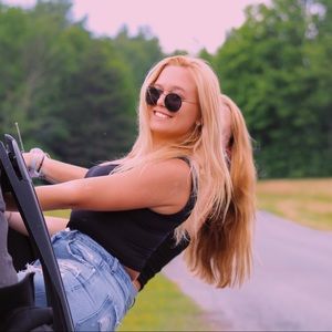 Meet your Posher, Kaylie rae